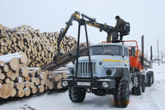 лесовоз Урал